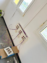 Instalación de tomas eléctricas en pared